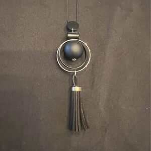 Women’s couture necklace